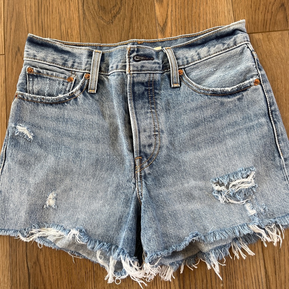 Levi’s Wedgie Cutoff Short Button Fly